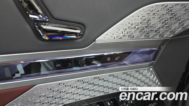BMW i7 (G70) xDrive 60 Design Pure Excellence 2023 — фото 29