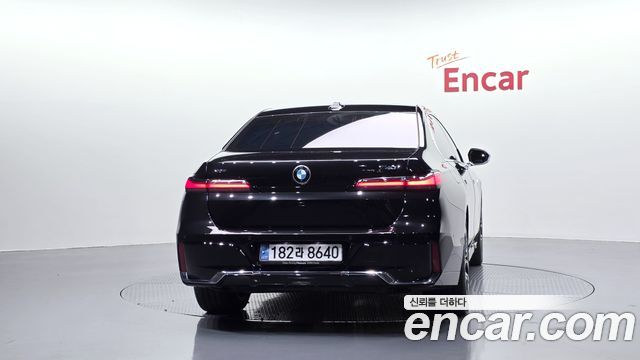 BMW 7 Series (G70) 740i xDrive M Sport 2024 — фото 4
