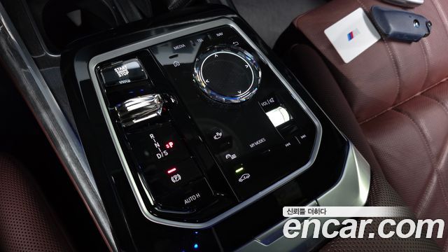 BMW 7 Series (G70) 740i xDrive M Sport 2024 — фото 9