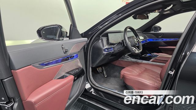 BMW 7 Series (G70) 740i xDrive M Sport 2024 — фото 10