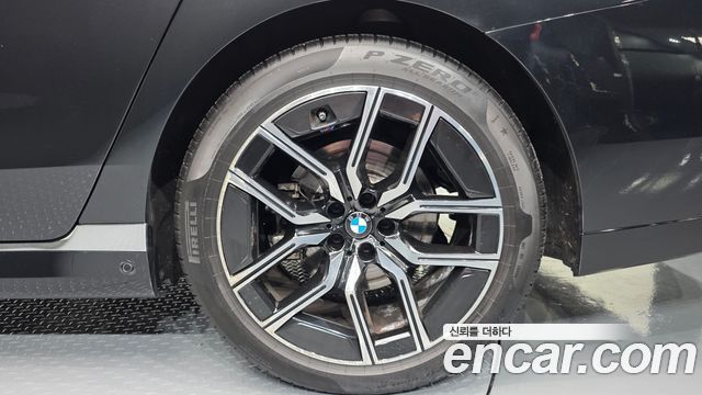 BMW 7 Series (G70) 740i xDrive M Sport 2024 — фото 21