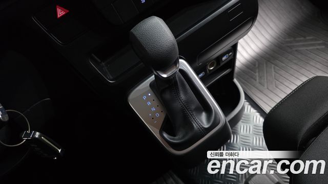Hyundai Staria Cargo 3-Seater Smart 2023 — фото 9