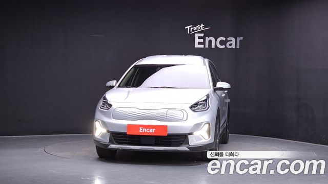 Kia Niro Plus Air 2023 — фото 3