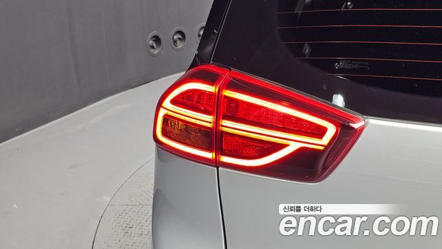 Kia Niro Plus Air 2023 — фото 23