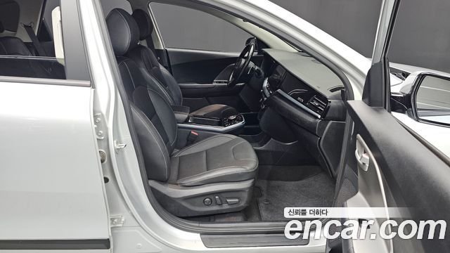 Kia Niro Plus Air 2023 — фото 26