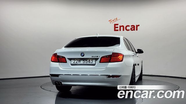 BMW 5 Series (F10) 528i Luxury 2015 — фото 4