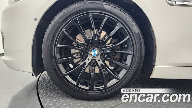 BMW 5 Series (F10) 528i Luxury 2015 — фото 5