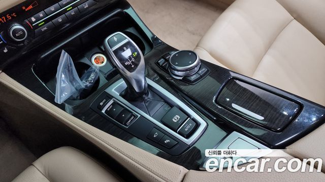 BMW 5 Series (F10) 528i Luxury 2015 — фото 9