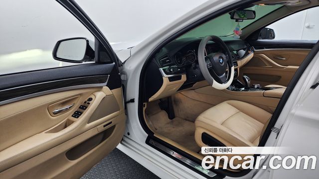 BMW 5 Series (F10) 528i Luxury 2015 — фото 10