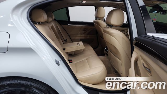 BMW 5 Series (F10) 528i Luxury 2015 — фото 16