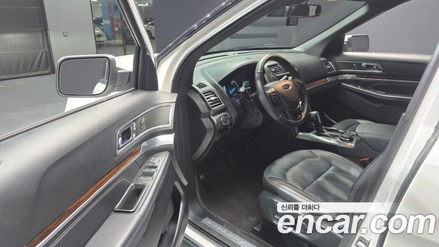 Ford Explorer 2.3 Limited 4WD 5th 2018 — фото 10