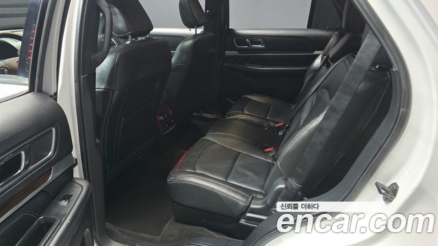 Ford Explorer 2.3 Limited 4WD 5th 2018 — фото 12