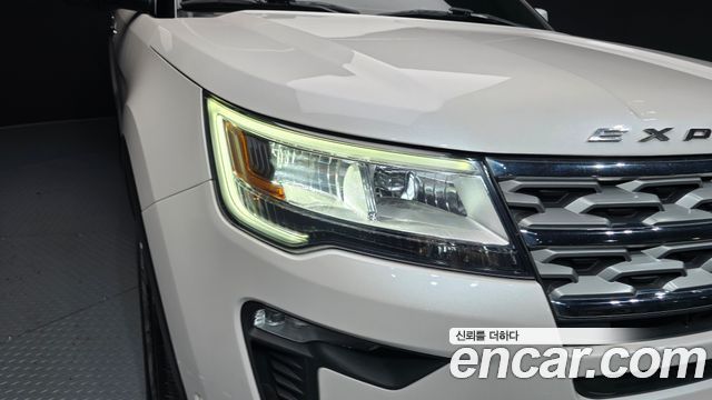 Ford Explorer 2.3 Limited 4WD 5th 2018 — фото 22