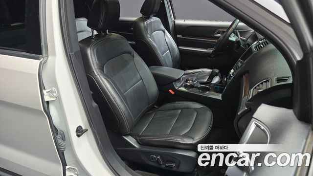 Ford Explorer 2.3 Limited 4WD 5th 2018 — фото 26