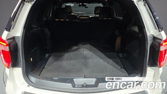 Ford Explorer 2.3 Limited 4WD 5th 2018 — фото 27