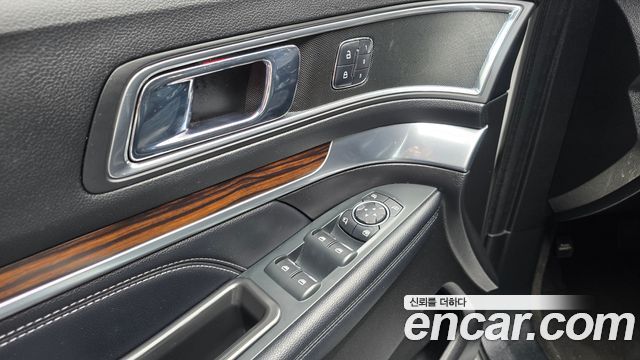 Ford Explorer 2.3 Limited 4WD 5th 2018 — фото 34