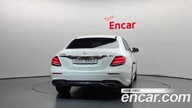 Mercedes-Benz E-Class (W213) E300 AMG Line 2019 — фото 4