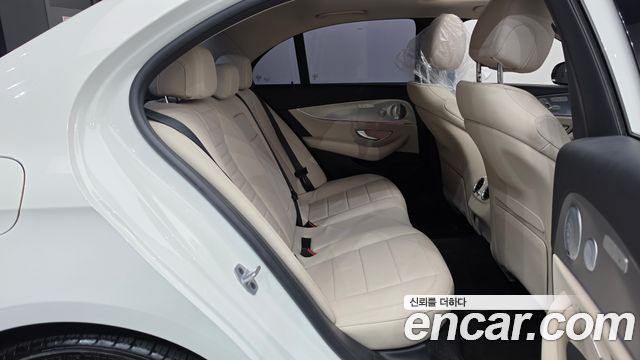 Mercedes-Benz E-Class (W213) E300 AMG Line 2019 — фото 11