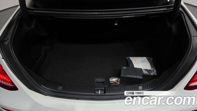 Mercedes-Benz E-Class (W213) E300 AMG Line 2019 — фото 20