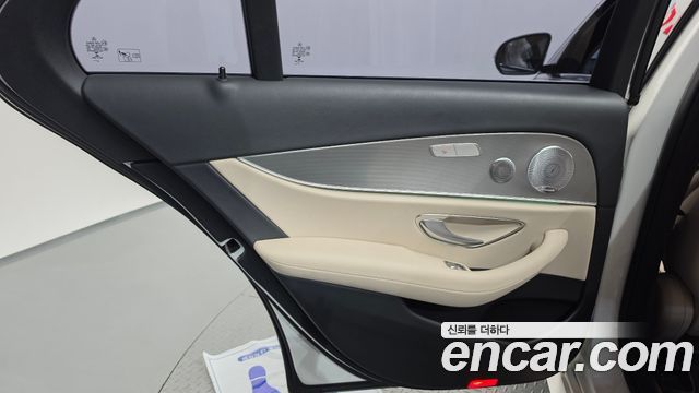 Mercedes-Benz E-Class (W213) E300 AMG Line 2019 — фото 25