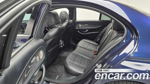 Mercedes-Benz E-Class (W213) E350 4MATIC AMG Line 2022 — фото 11
