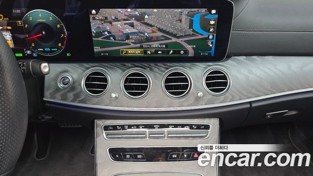 Mercedes-Benz E-Class (W213) E350 4MATIC AMG Line 2022 — фото 12