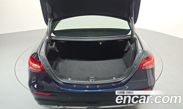 Mercedes-Benz E-Class (W213) E350 4MATIC AMG Line 2022 — фото 16