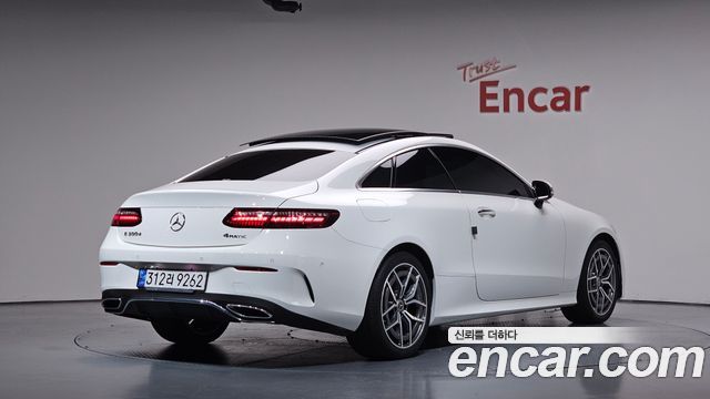 Mercedes-Benz E-Class (W213) E300d 4MATIC Coupe 2022 — фото 2