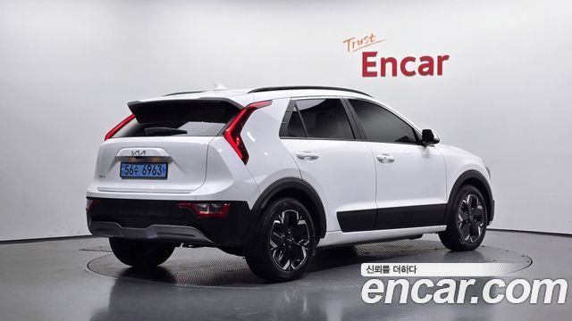 Kia Niro EV Air 2023 — фото 2