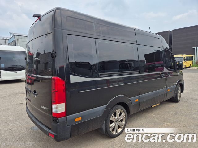 Hyundai Solati 16-seater Luxury 2022 — фото 2