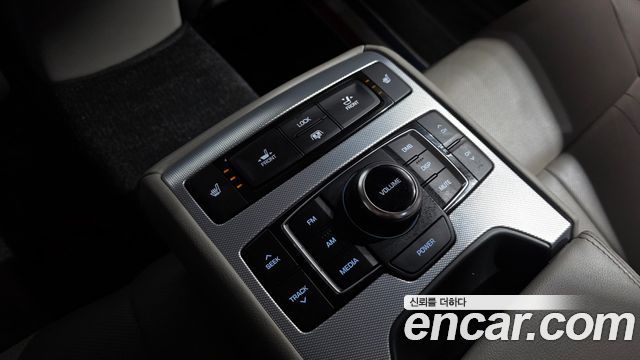 Genesis G80 3.3 GDI AWD Premium Luxury 2018 — фото 31