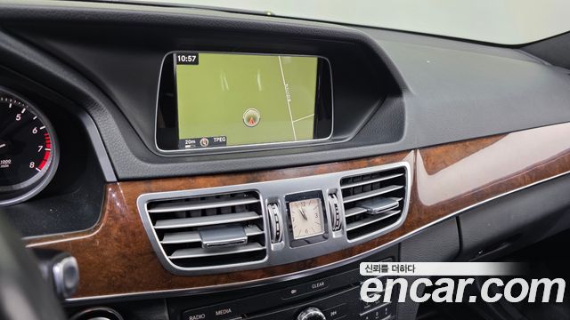 Mercedes-Benz E-Class (W212) E300 Elegance 2016 — фото 14