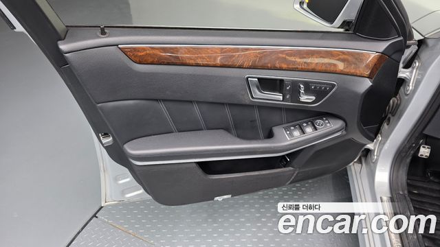 Mercedes-Benz E-Class (W212) E300 Elegance 2016 — фото 24