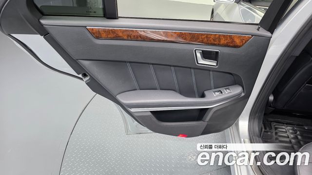 Mercedes-Benz E-Class (W212) E300 Elegance 2016 — фото 25