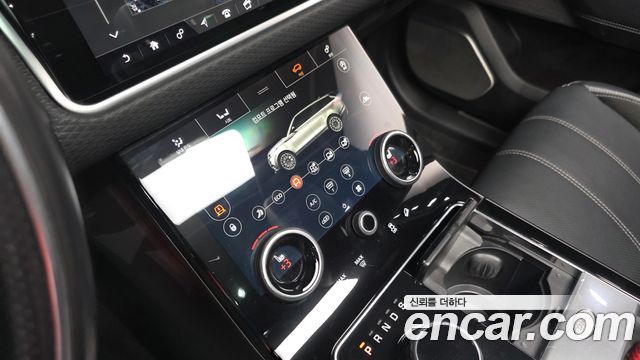 Land Rover Range Rover Velar 3.0 D300 R-Dynamic SE 2019 — фото 16