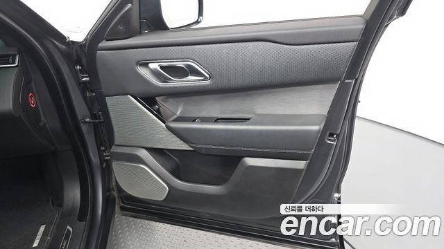Land Rover Range Rover Velar 3.0 D300 R-Dynamic SE 2019 — фото 24