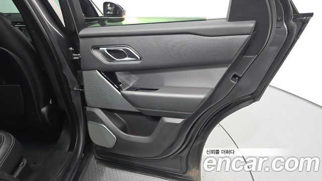 Land Rover Range Rover Velar 3.0 D300 R-Dynamic SE 2019 — фото 25