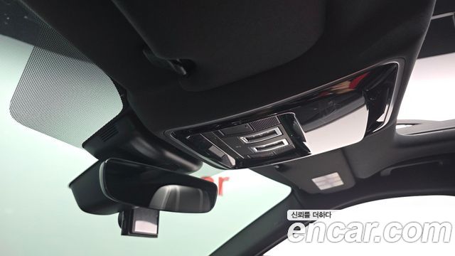 Land Rover Range Rover Velar 3.0 D300 R-Dynamic SE 2019 — фото 28
