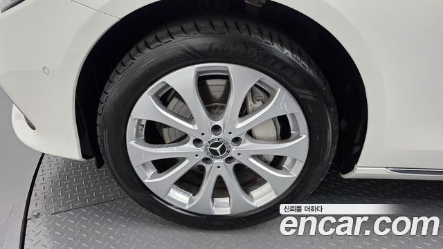 Mercedes-Benz E-Class (W213) E300 4MATIC Exclusive 2020 — фото 5