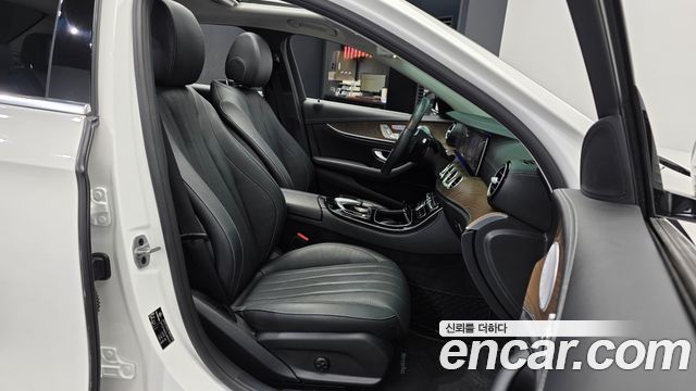 Mercedes-Benz E-Class (W213) E300 4MATIC Exclusive 2020 — фото 11