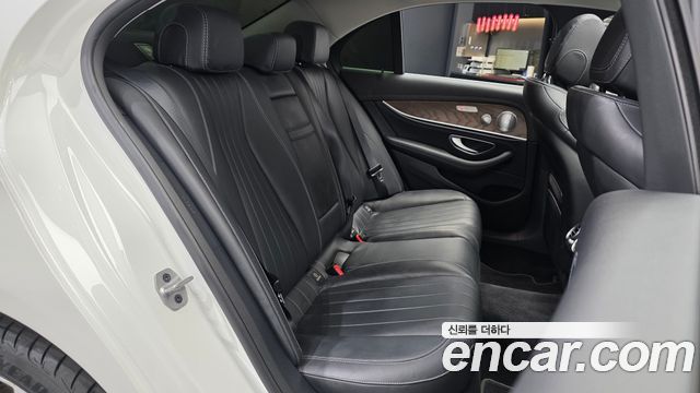 Mercedes-Benz E-Class (W213) E300 4MATIC Exclusive 2020 — фото 12