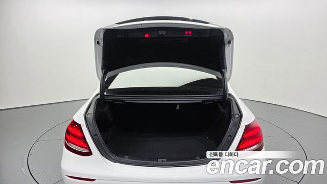 Mercedes-Benz E-Class (W213) E300 4MATIC Exclusive 2020 — фото 20