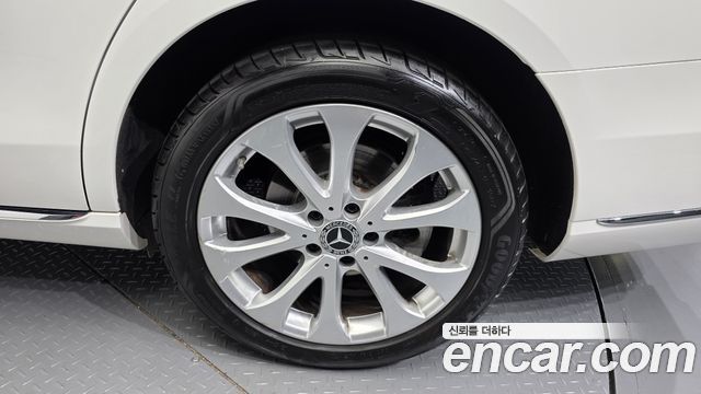 Mercedes-Benz E-Class (W213) E300 4MATIC Exclusive 2020 — фото 21