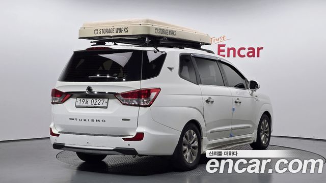 KG Mobility (SsangYong) Korando Turismo 4WD TX 9-seater 2016 — фото 2