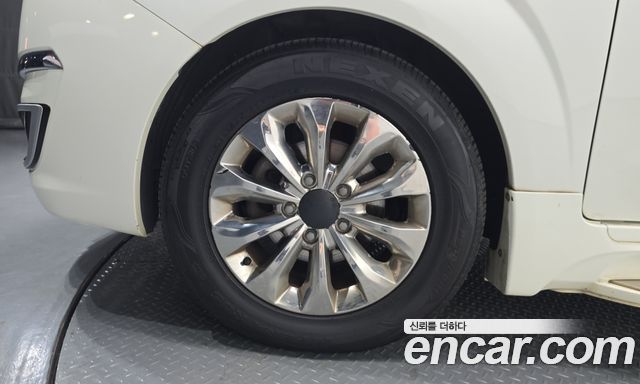 KG Mobility (SsangYong) Korando Turismo 4WD TX 9-seater 2016 — фото 5