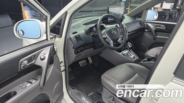 KG Mobility (SsangYong) Korando Turismo 4WD TX 9-seater 2016 — фото 10