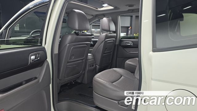 KG Mobility (SsangYong) Korando Turismo 4WD TX 9-seater 2016 — фото 11