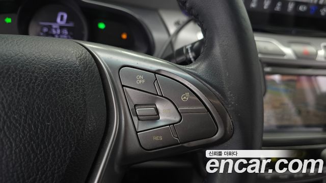 KG Mobility (SsangYong) Korando Turismo 4WD TX 9-seater 2016 — фото 17
