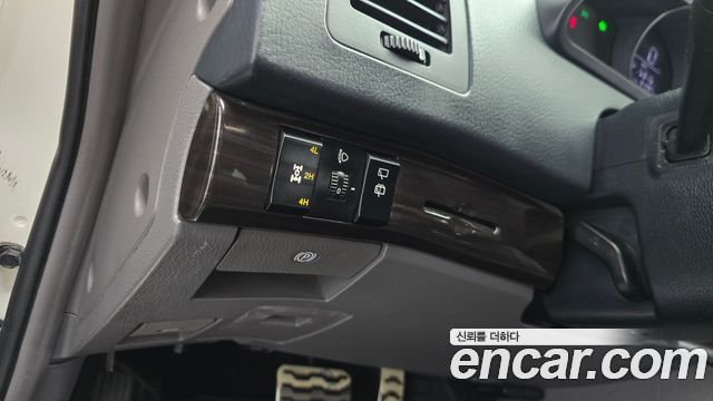 KG Mobility (SsangYong) Korando Turismo 4WD TX 9-seater 2016 — фото 18