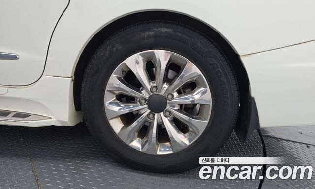 KG Mobility (SsangYong) Korando Turismo 4WD TX 9-seater 2016 — фото 21